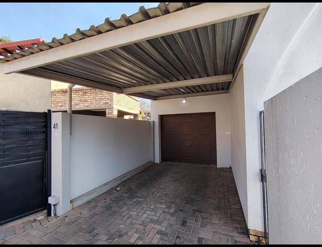2 BEDROOM PROPERTY TO RENT IN FOURWAYS